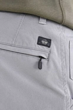 Pantalon DOCKERS ALPHA CHINO 360 FLEX Sharkskin 10 Pantalon DOCKERS ALPHA CHINO 360 FLEX Sharkskin -Hommes Mode Vêtements Magasin dockers 55775 00 51 5