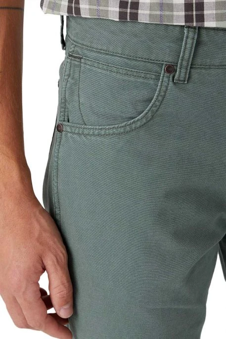Pantalon WRANGLER GREENSBORO Thyme 4 Pantalon WRANGLER GREENSBORO Thyme – Image 2
